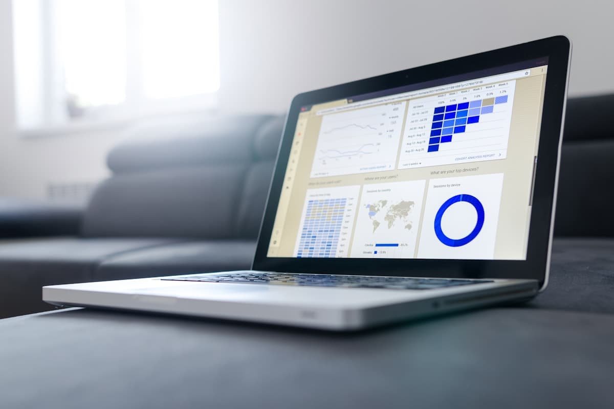 Sistema a medida vs. SaaS genérico: como elegir la mejor opción para tu empresa